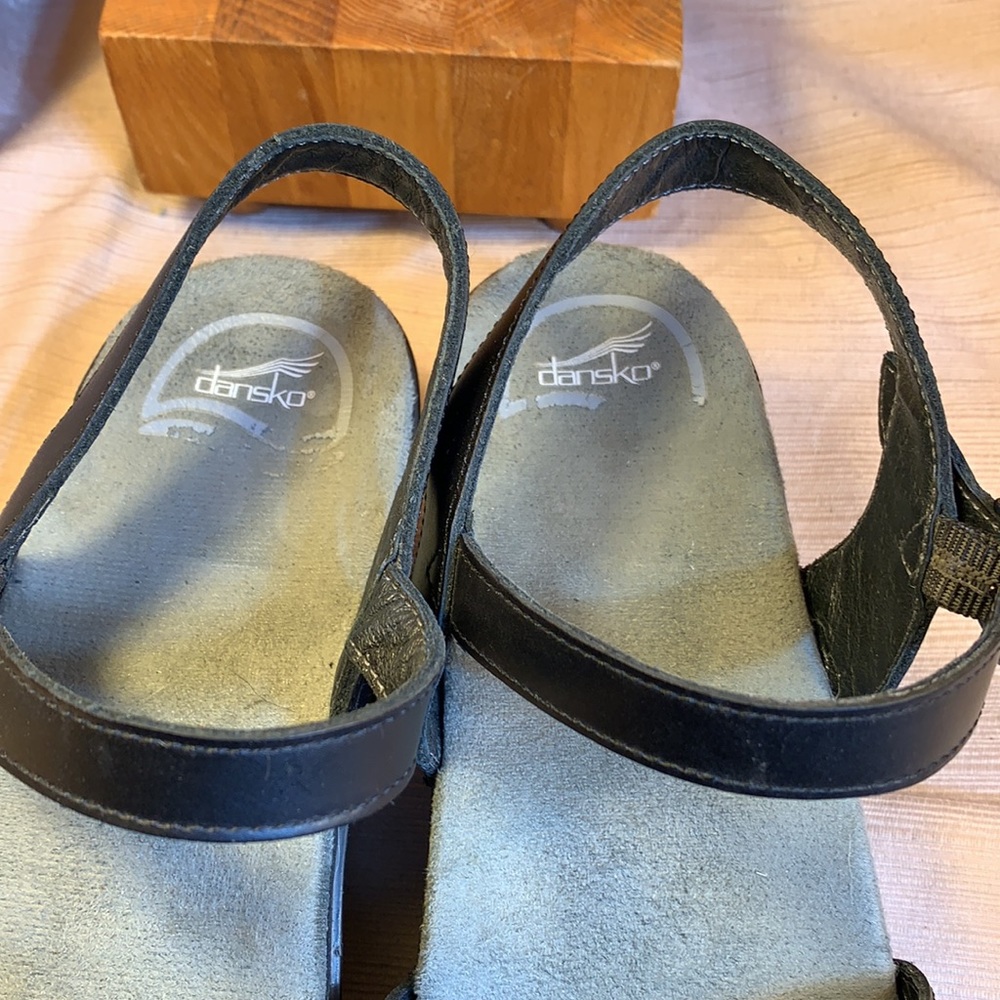 NWOT Leather sandals, adjustable never worn, comfy 3 - Picture 15 of 16